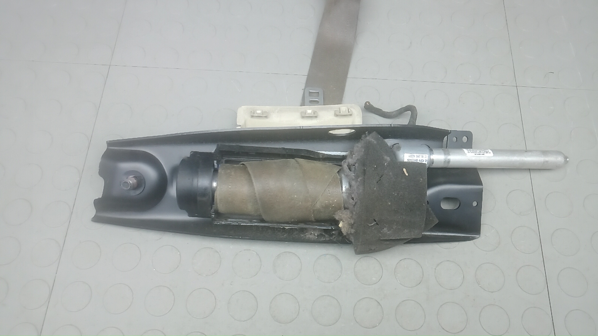 Ремень безопасности с пиропатроном