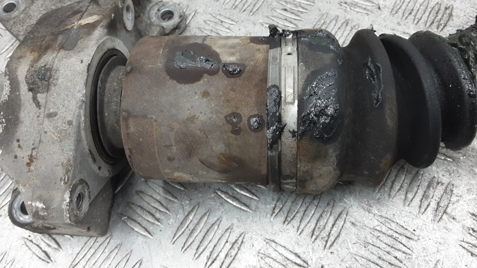 Полуось передняя правая