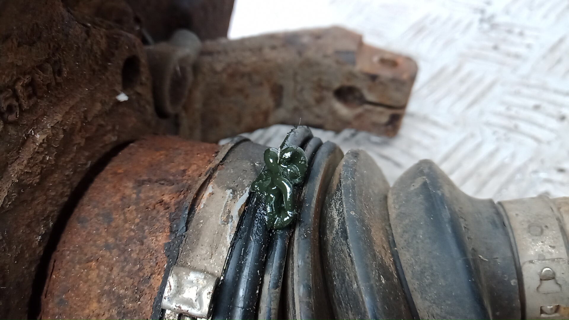 Полуось передняя левая