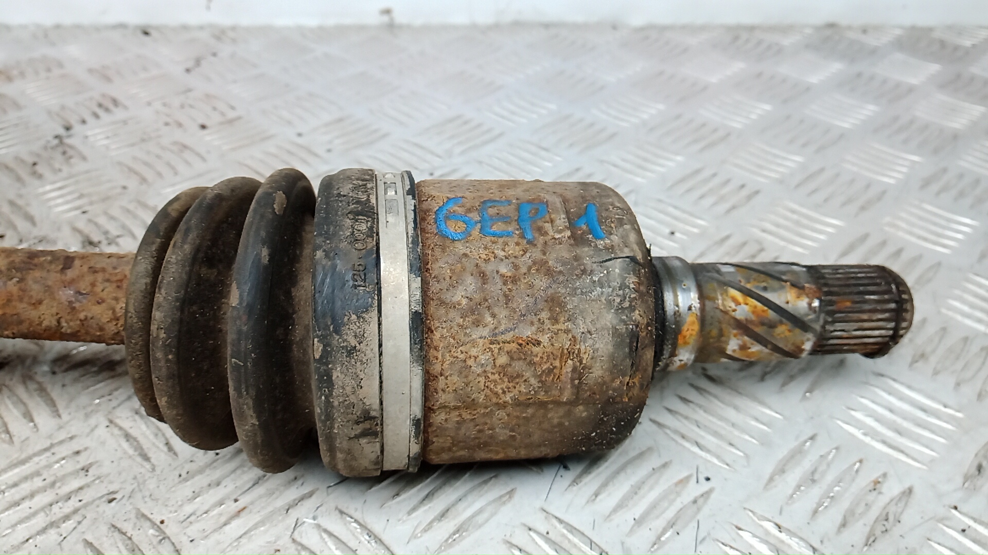 Полуось передняя левая