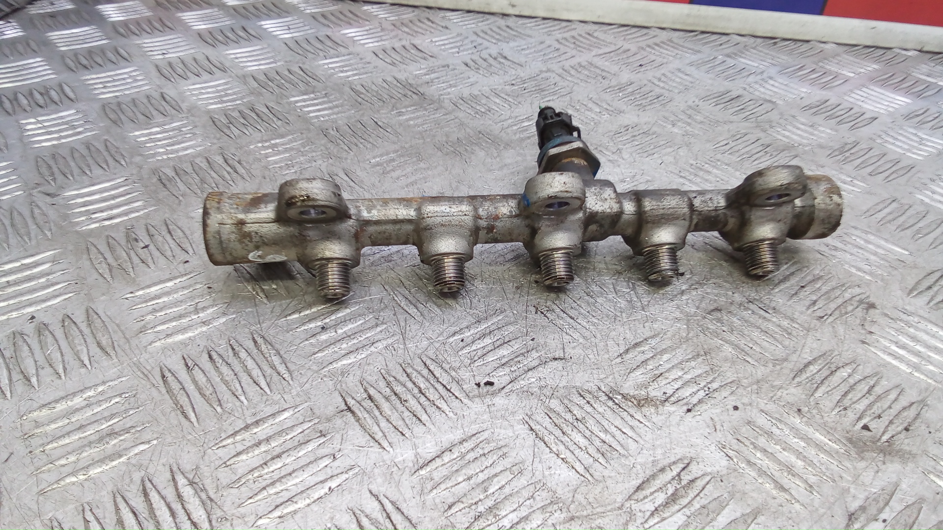 Рейка топливная (рампа)