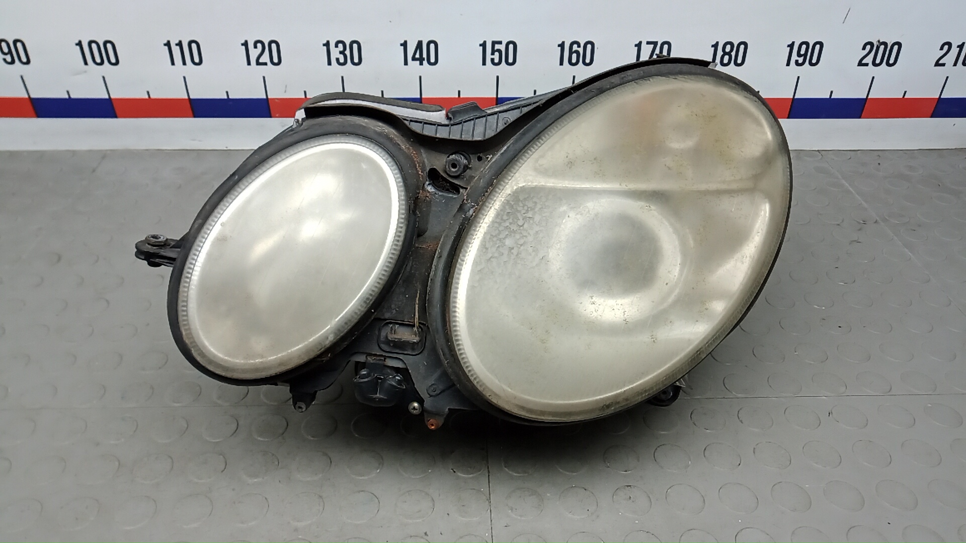 Фара левая