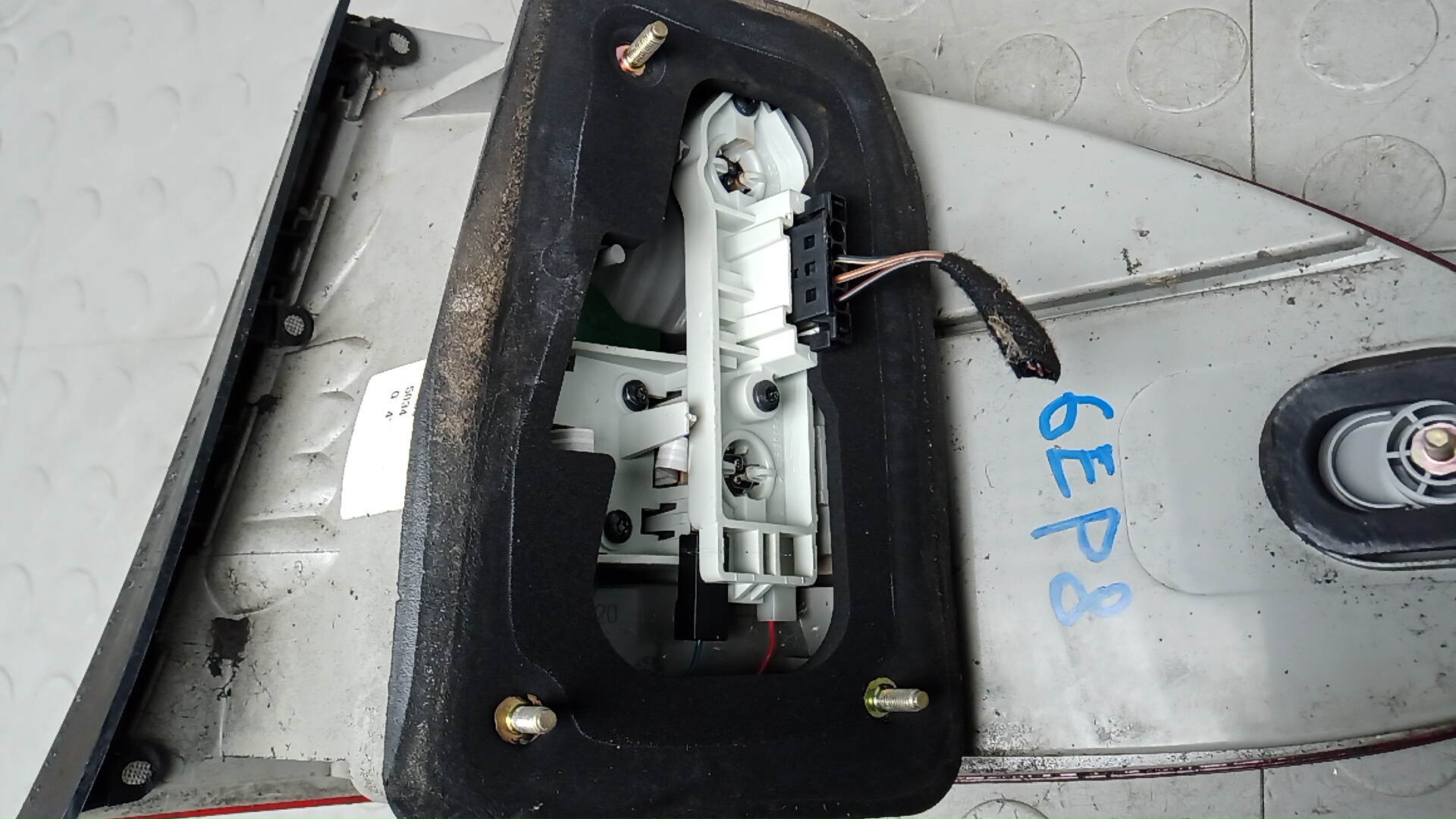 Фонарь задний левый