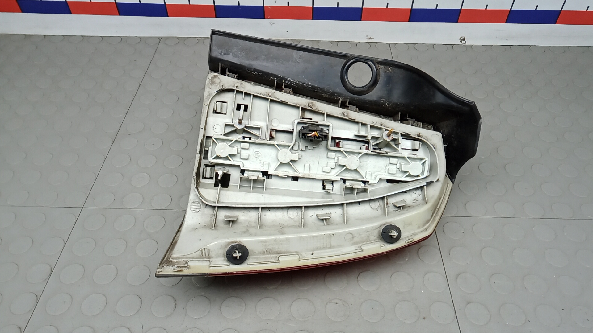 Фонарь задний левый