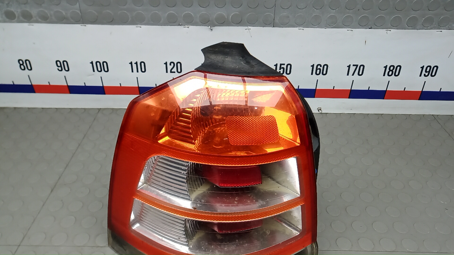 Фонарь задний левый