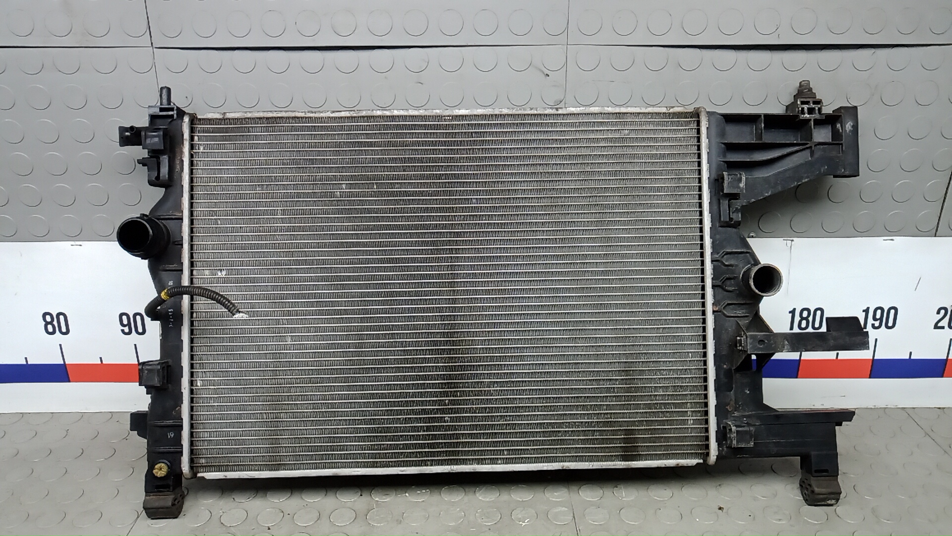 Радиатор охлаждения двигателя основной