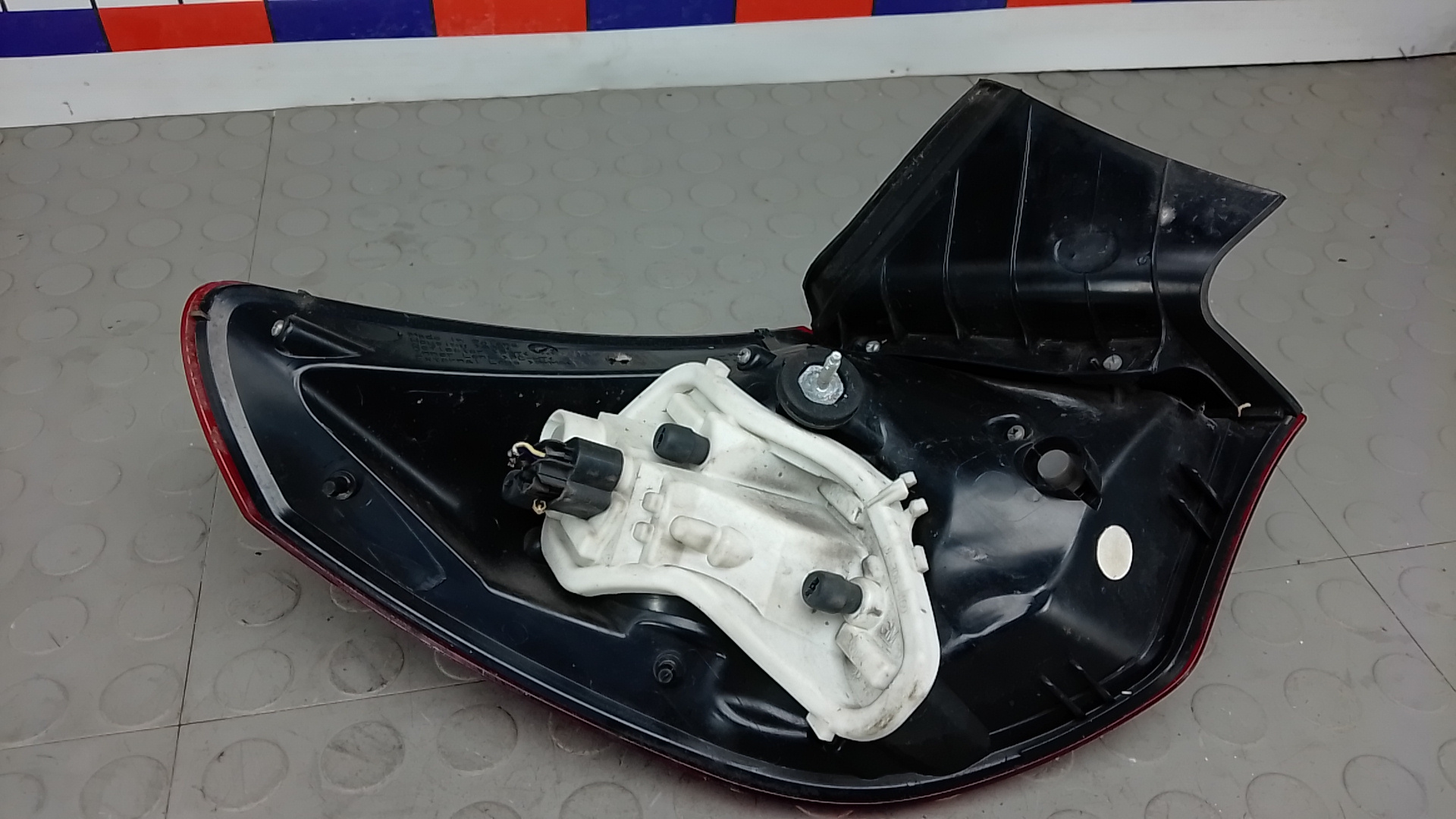 Фонарь задний правый