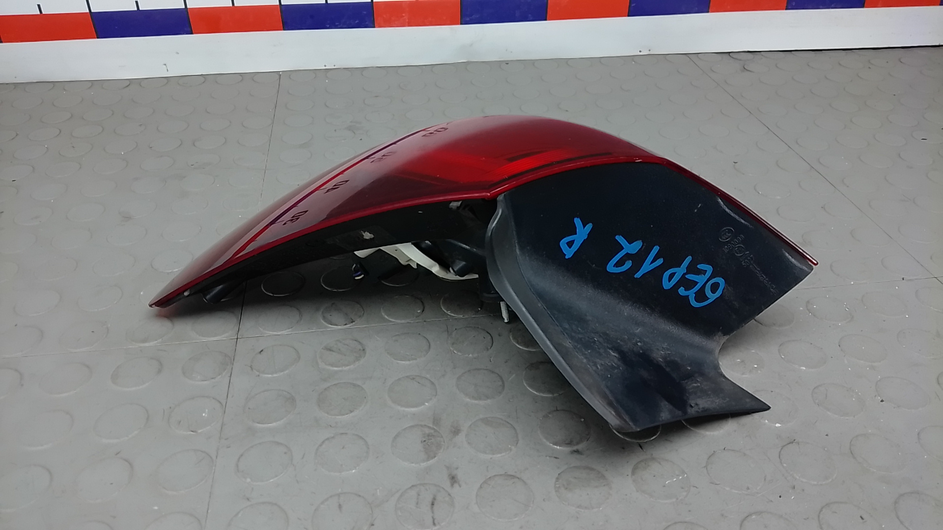 Фонарь задний правый