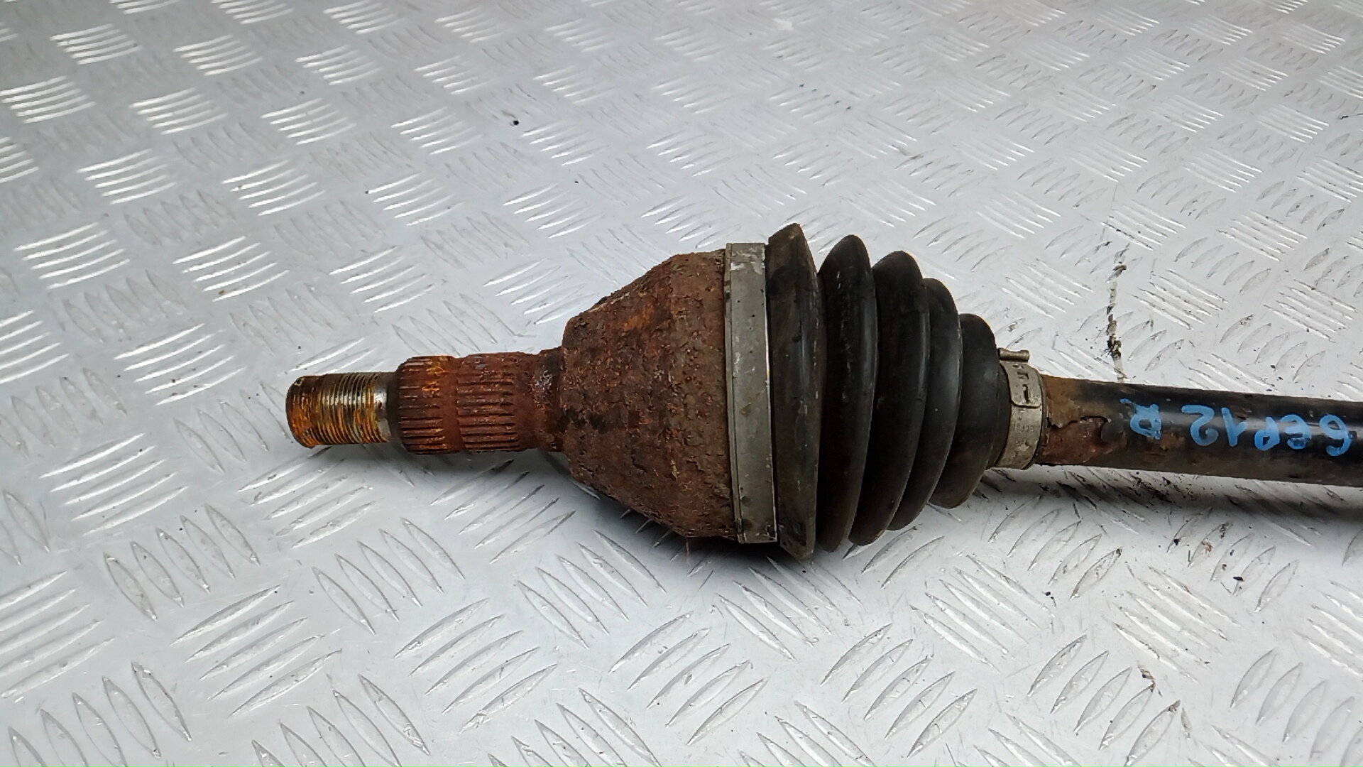 Полуось передняя правая