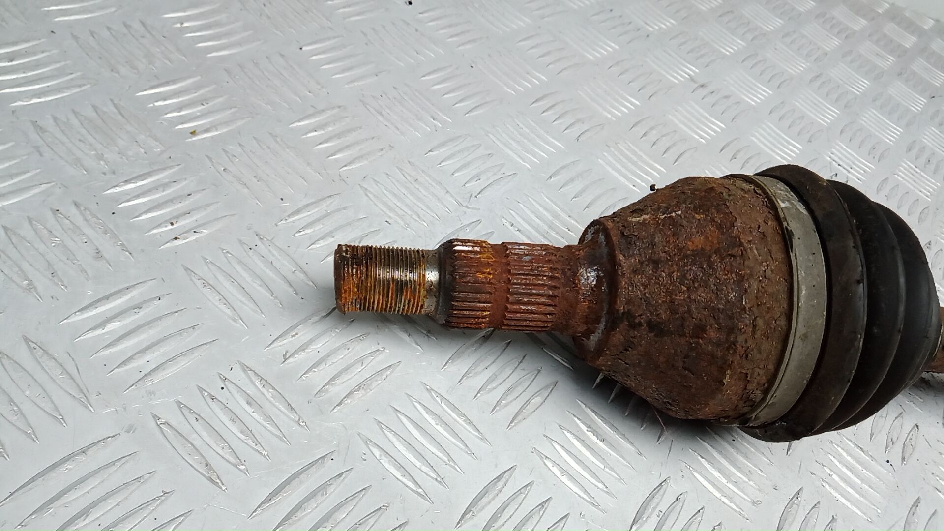 Полуось передняя правая