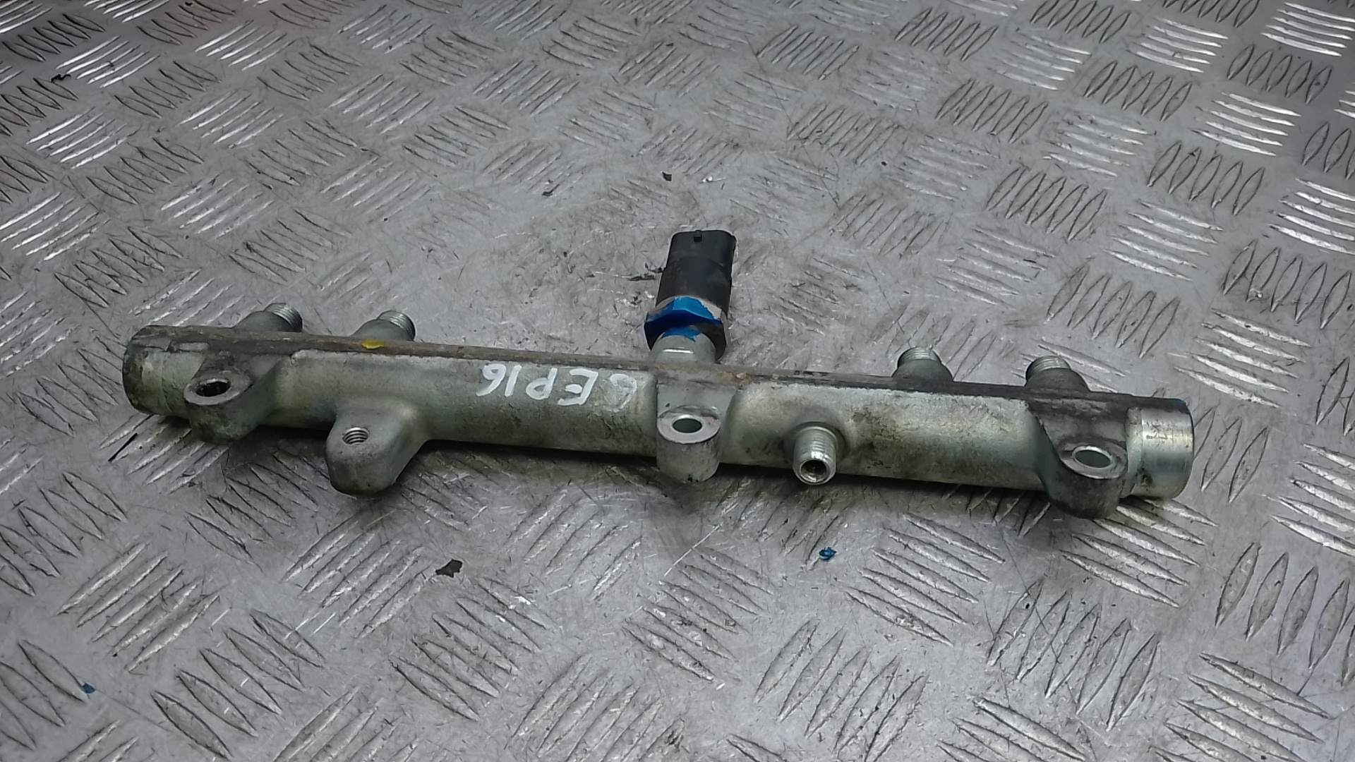 Рейка топливная (рампа)