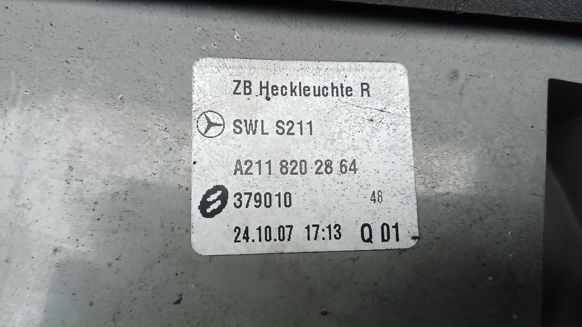 Фонарь задний правый