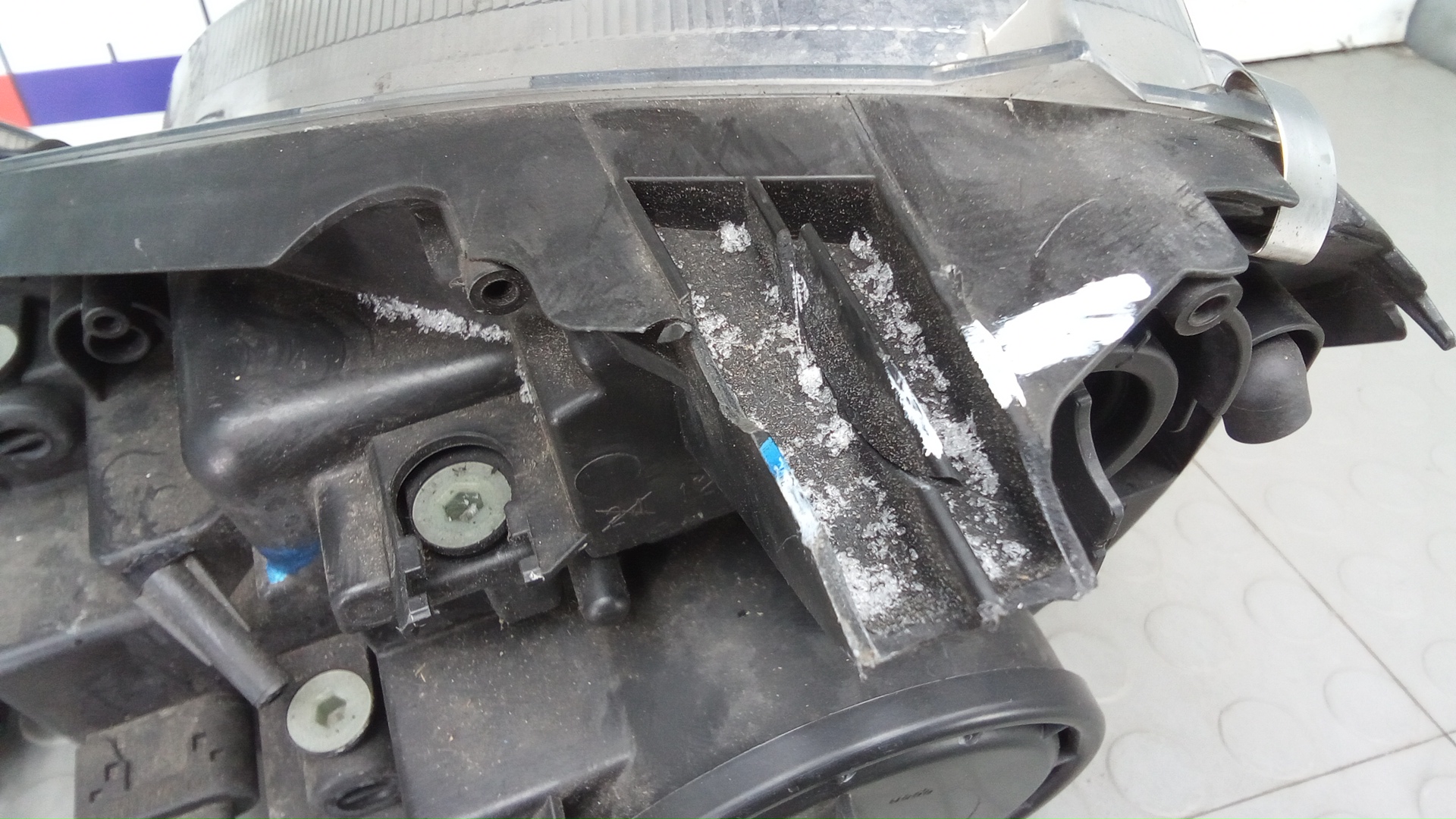 Фара правая