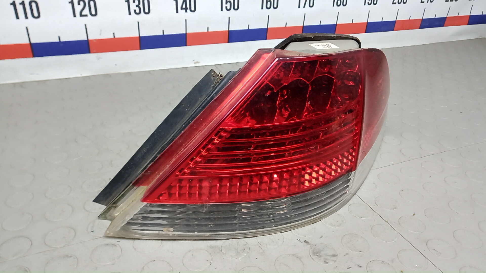 Фонарь задний правый