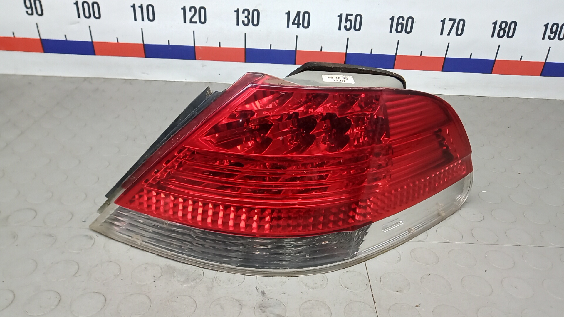 Фонарь задний правый