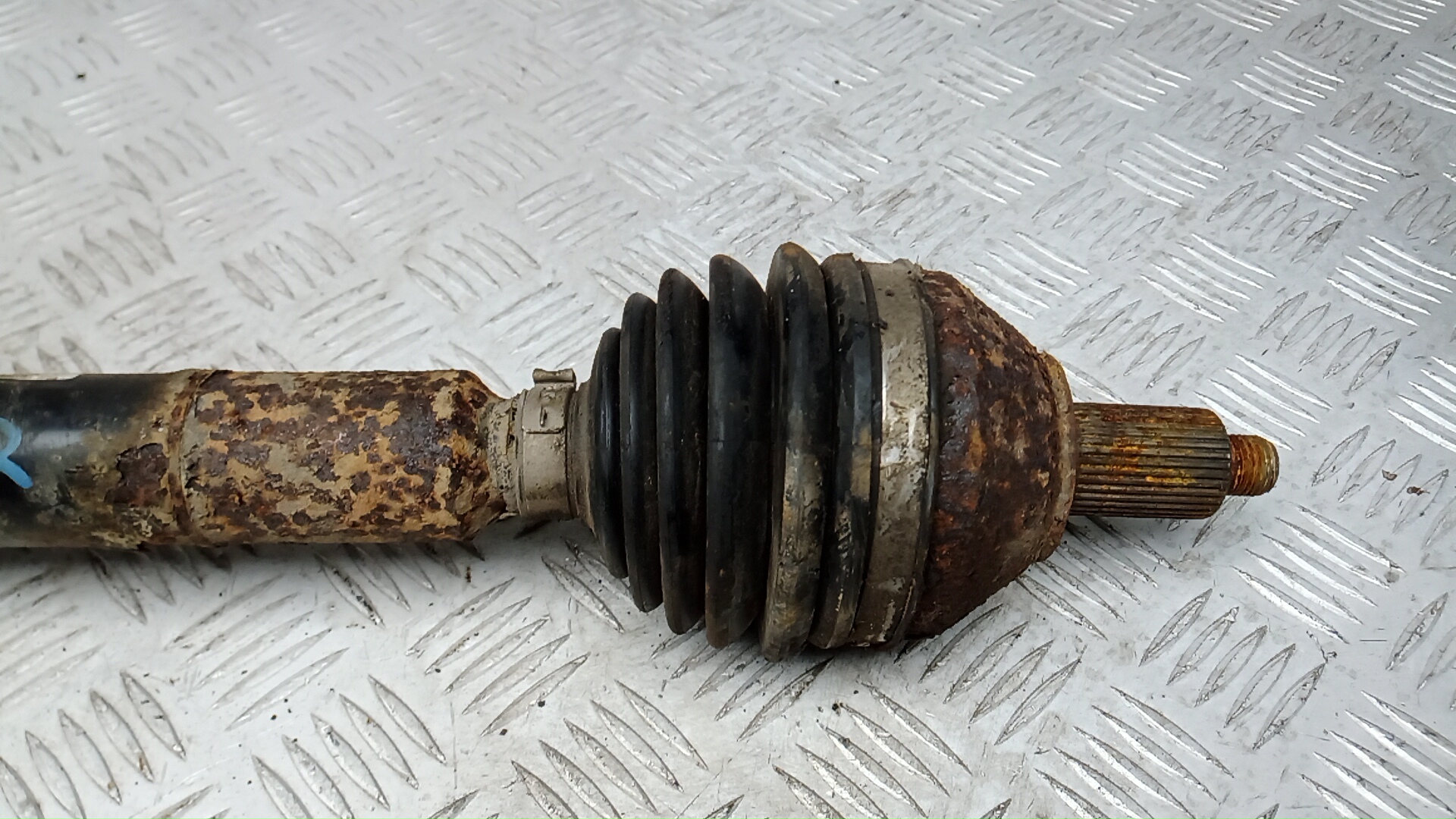 Полуось передняя правая