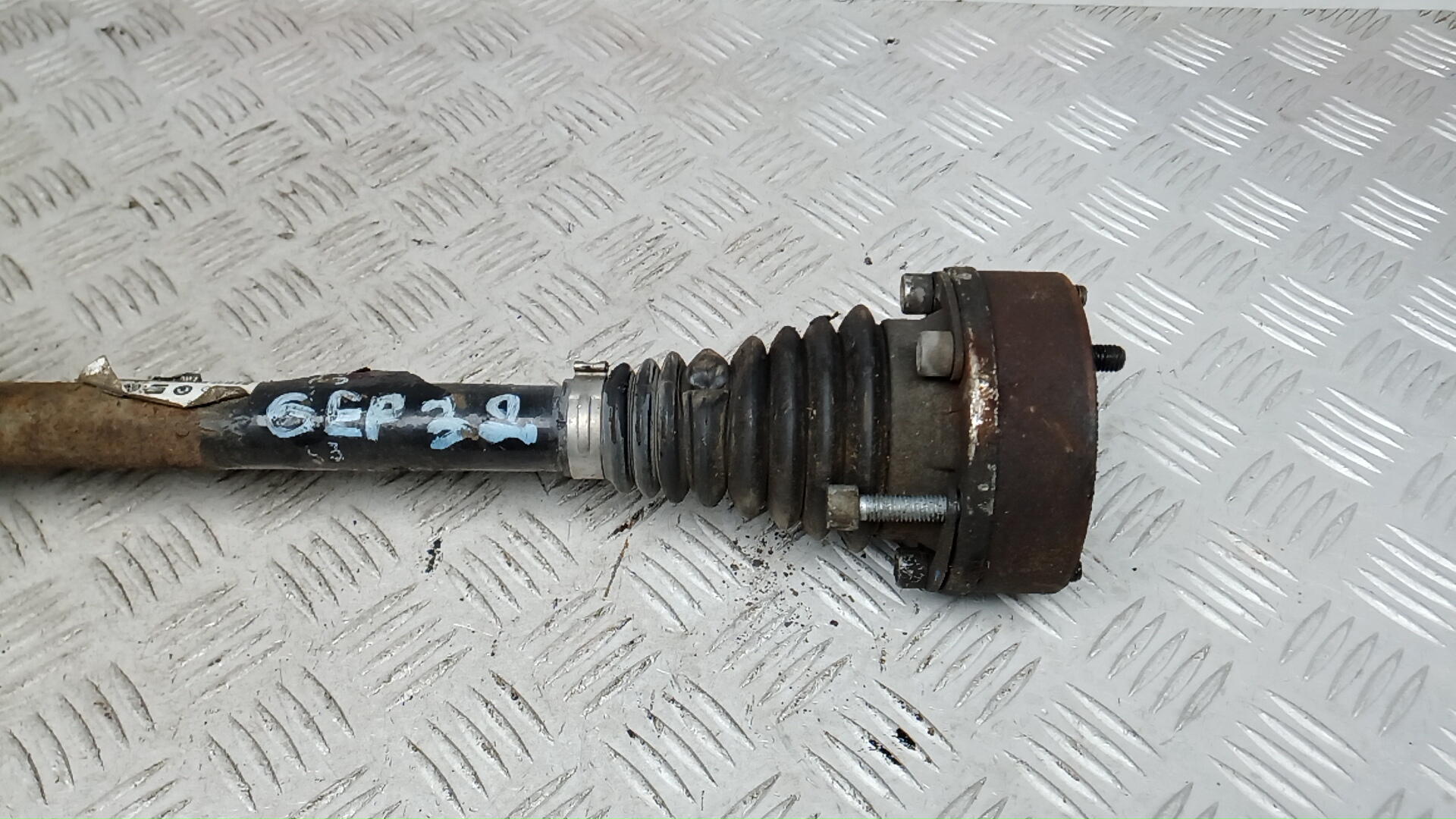 Полуось передняя левая