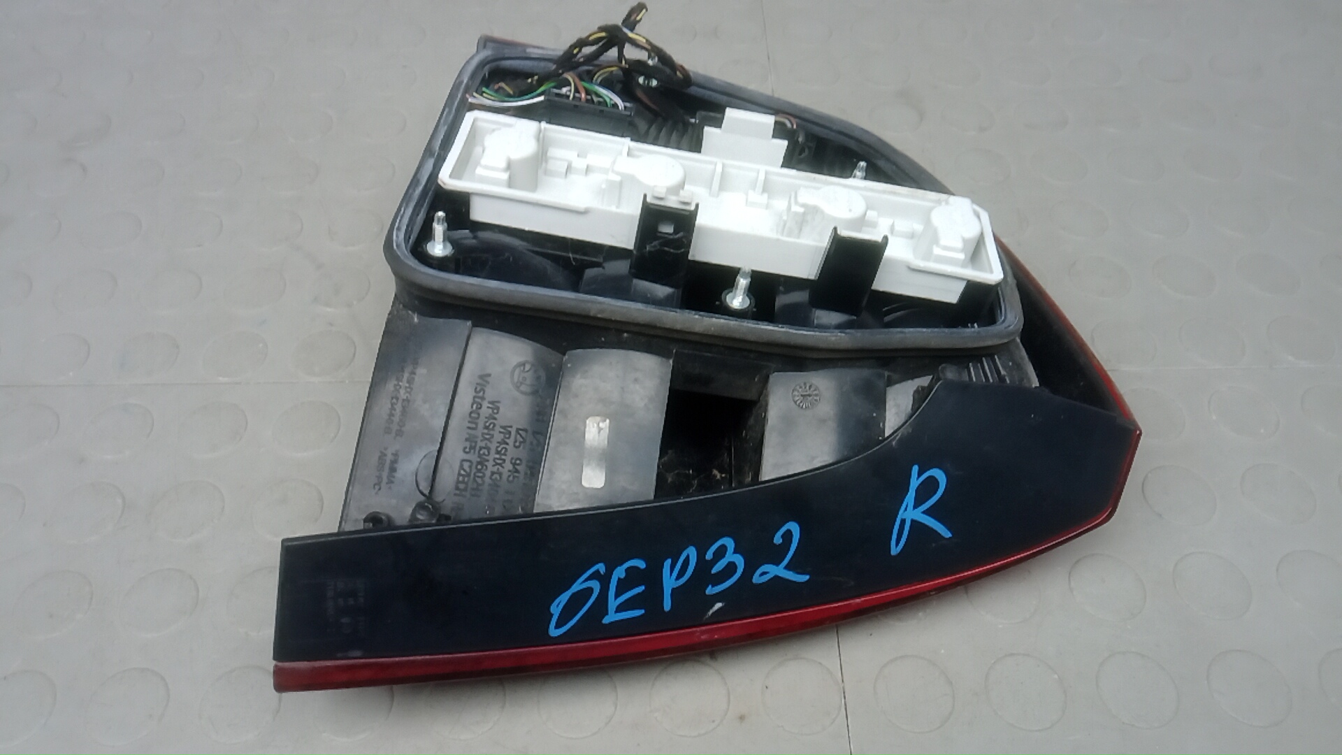 Фонарь задний правый