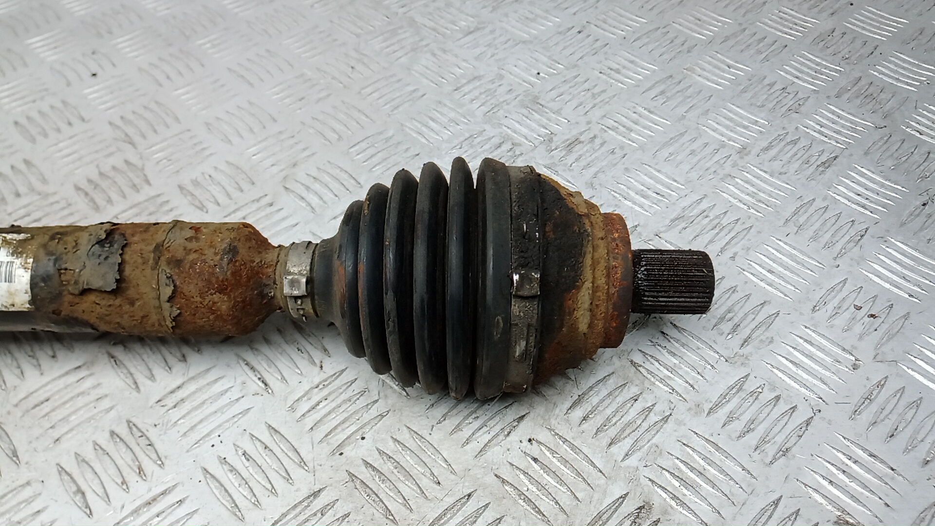 Полуось передняя правая