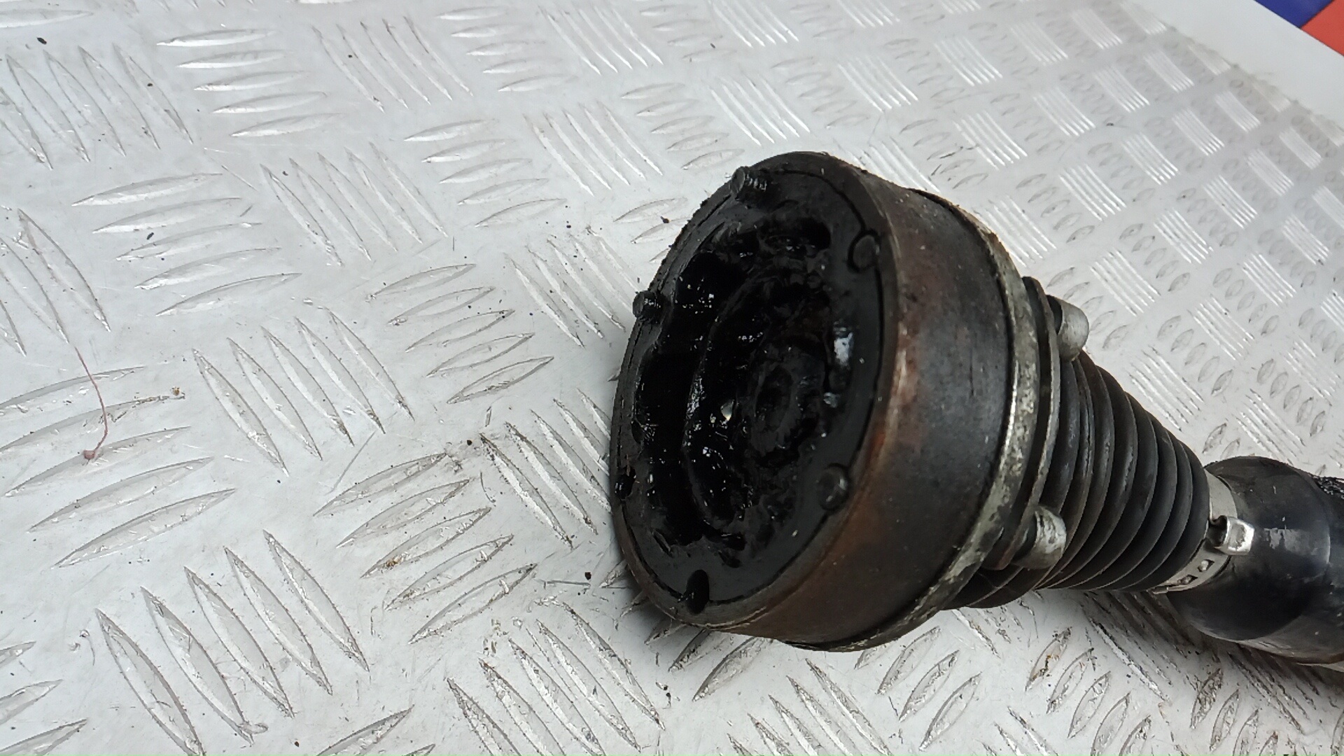 Полуось передняя правая