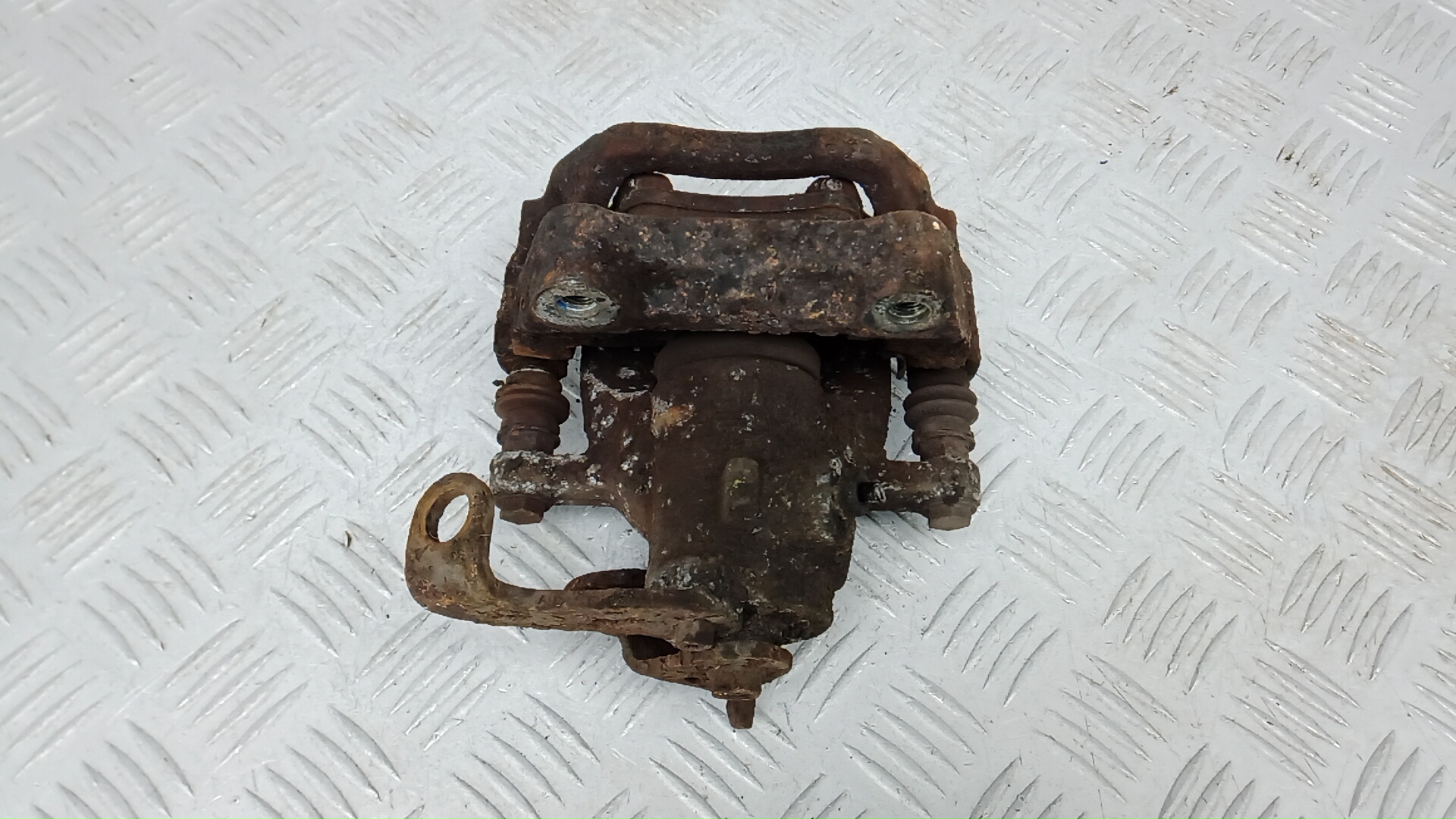 Суппорт задний правый