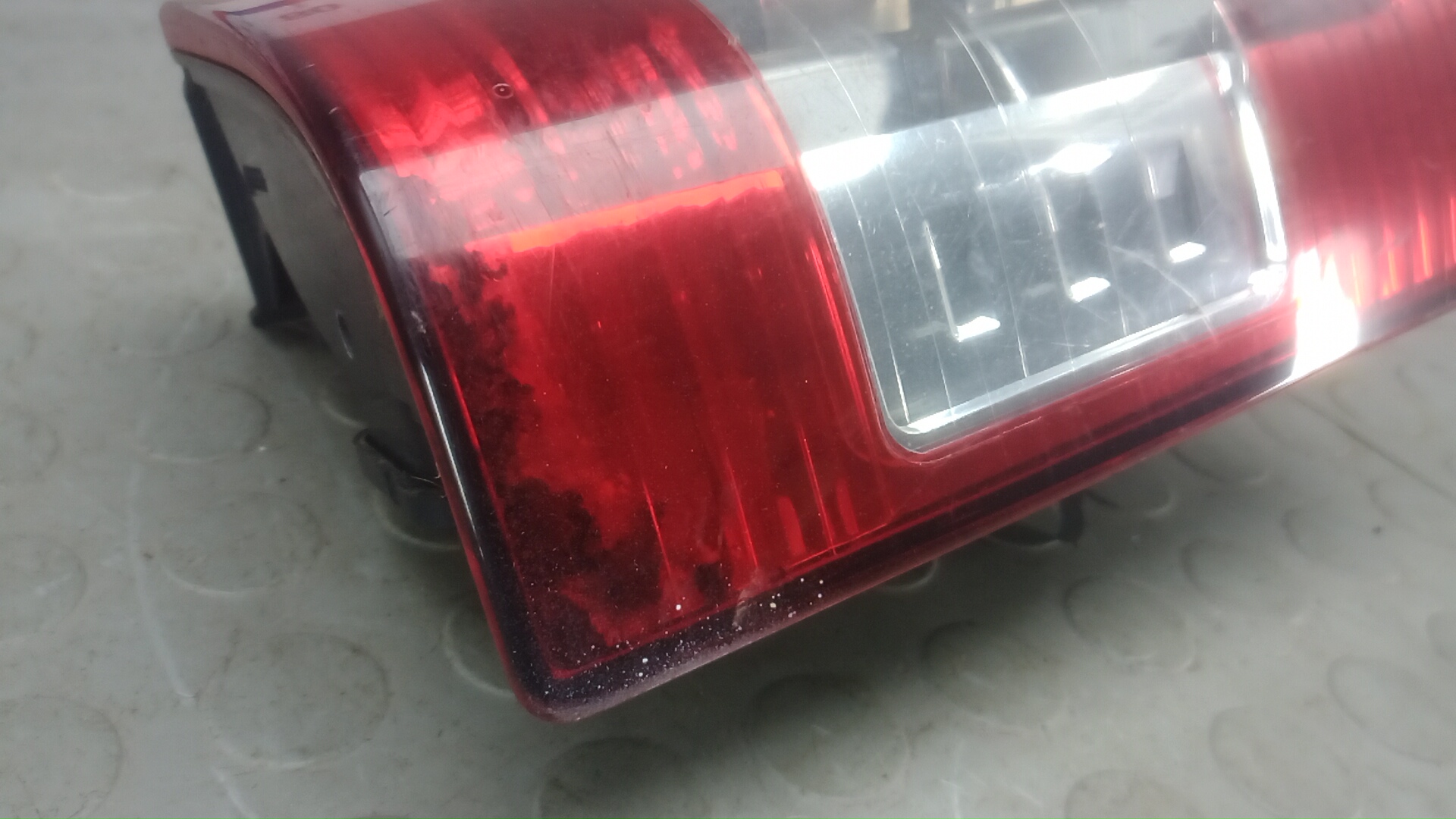 Фонарь задний правый