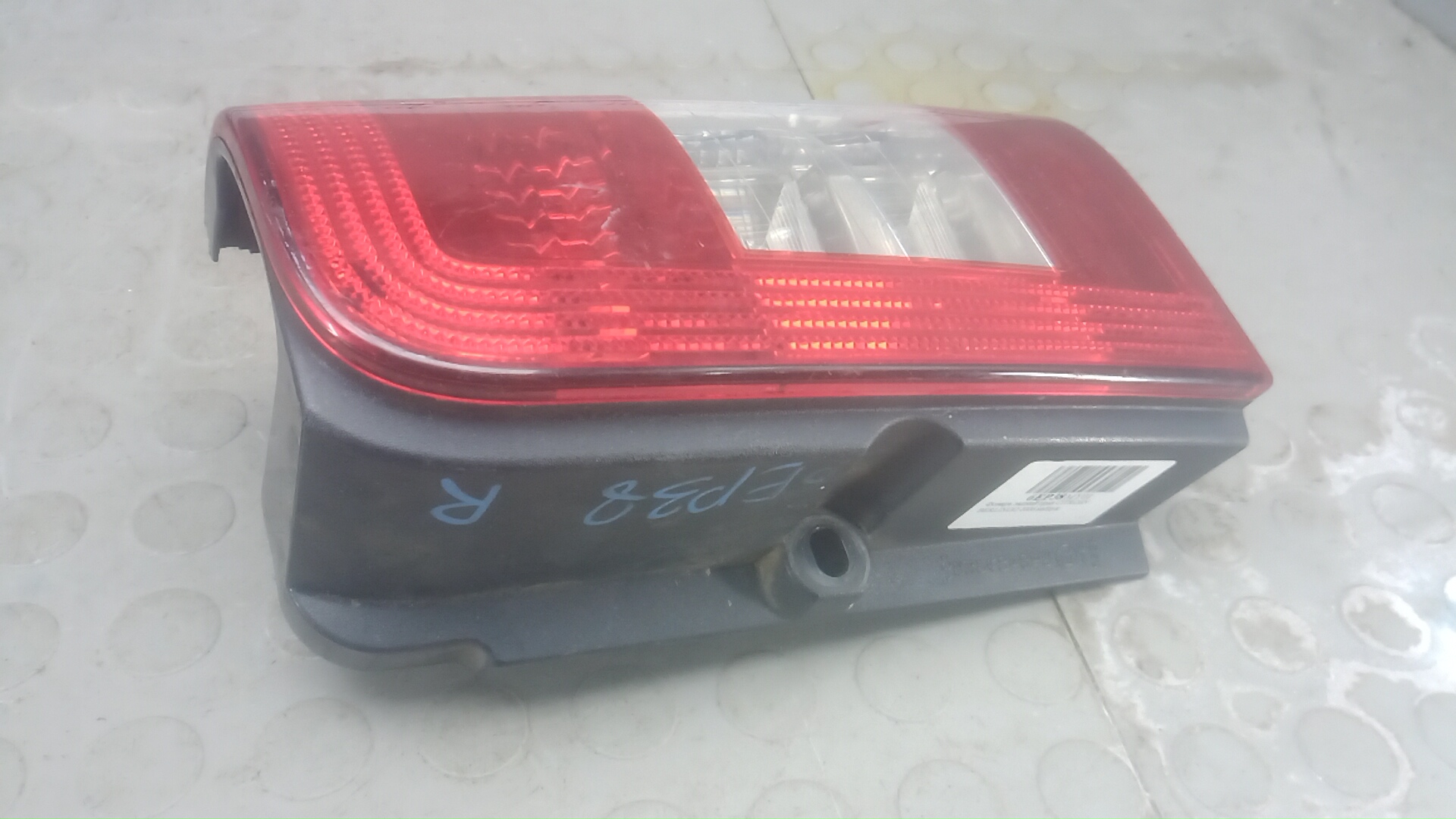 Фонарь задний правый