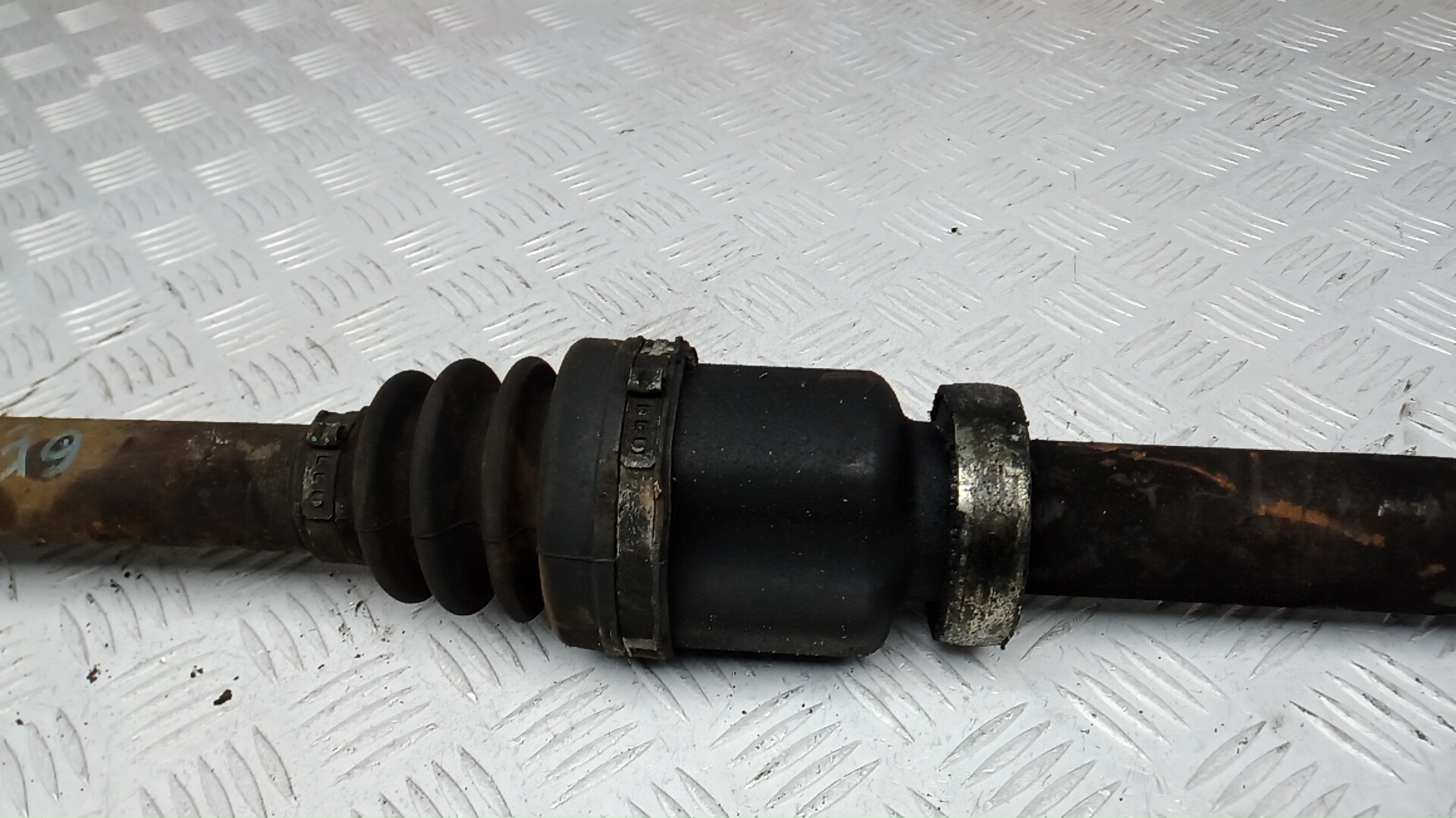 Полуось передняя правая