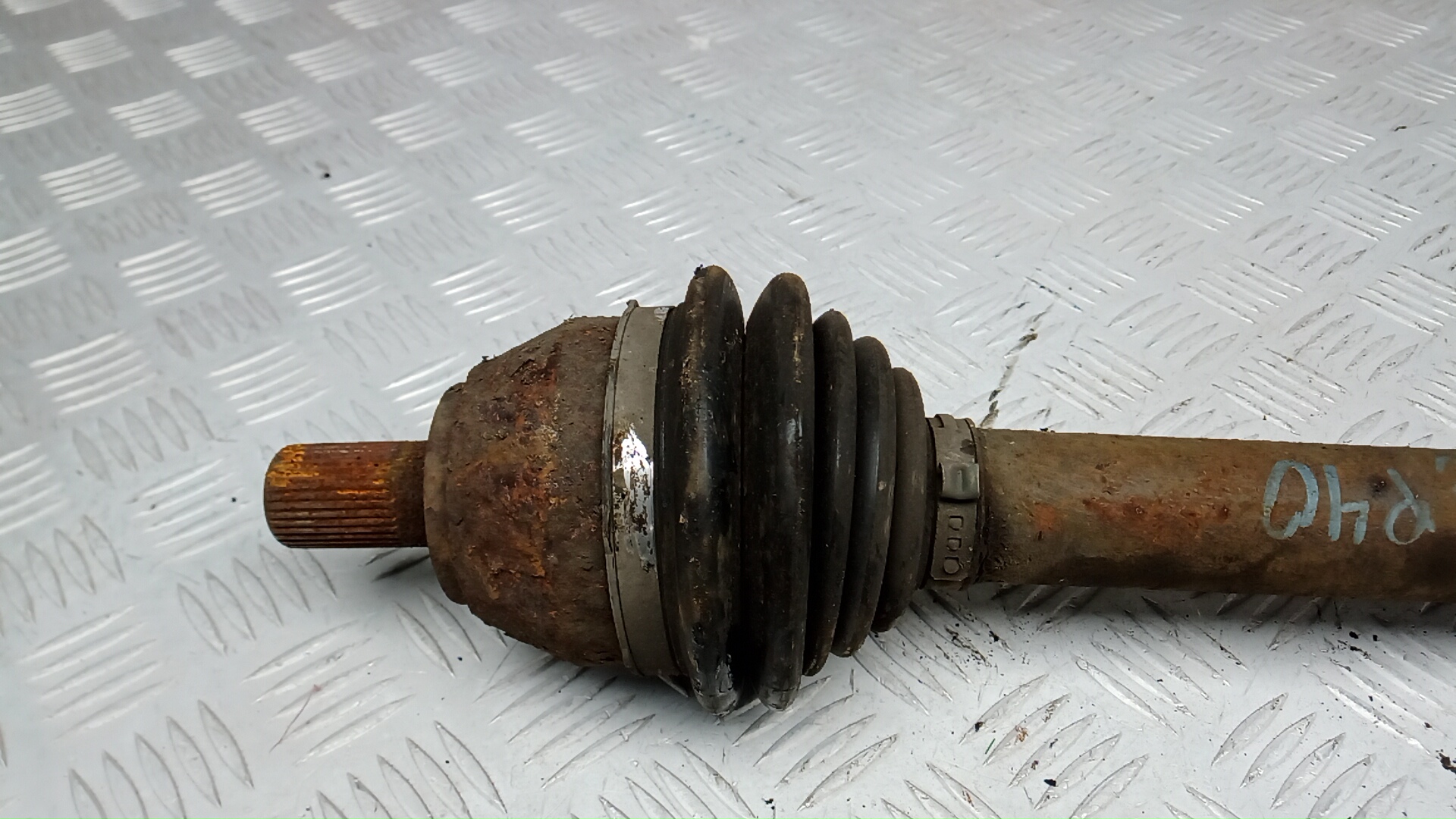 Полуось передняя правая