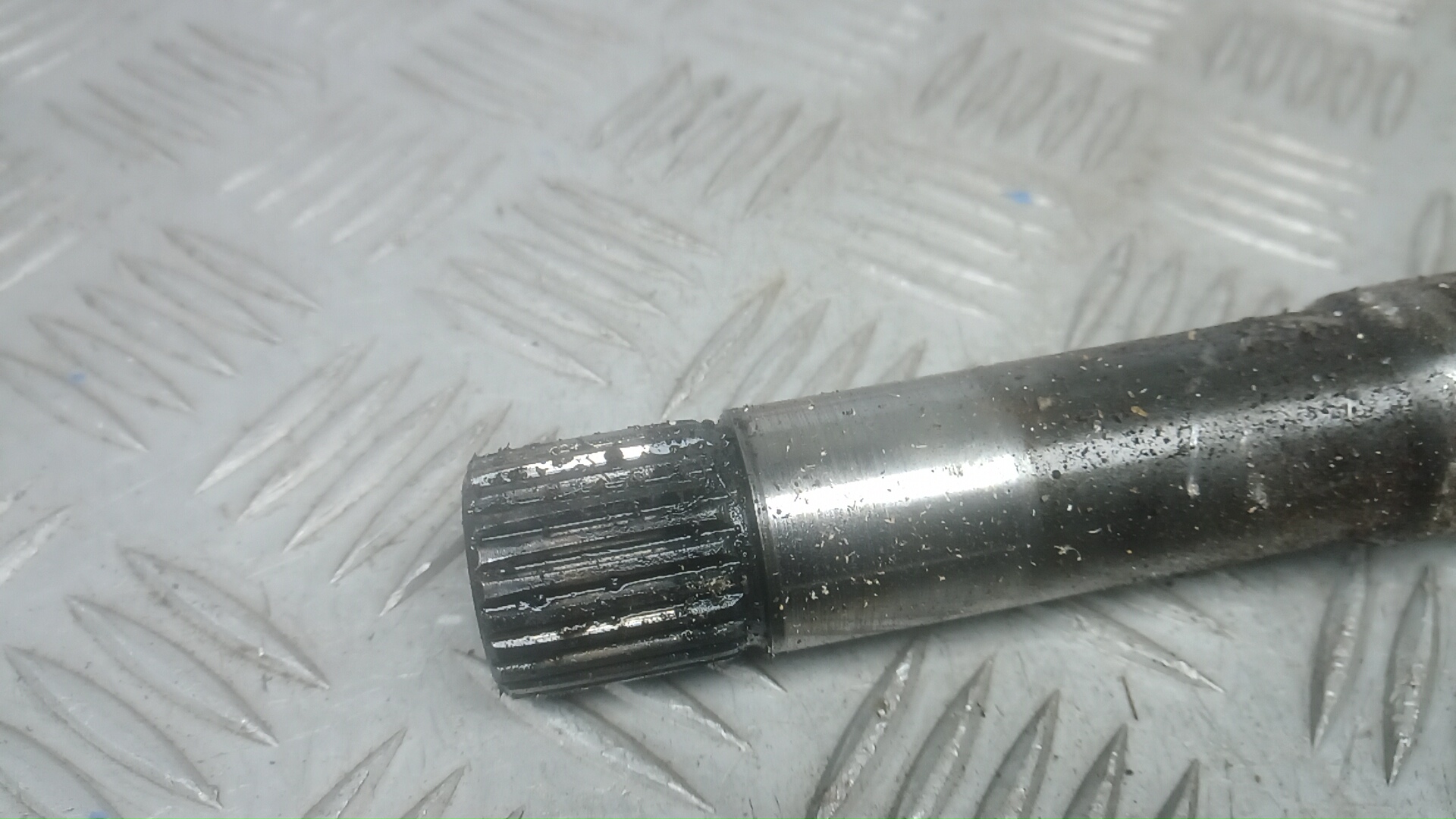 Полуось передняя правая