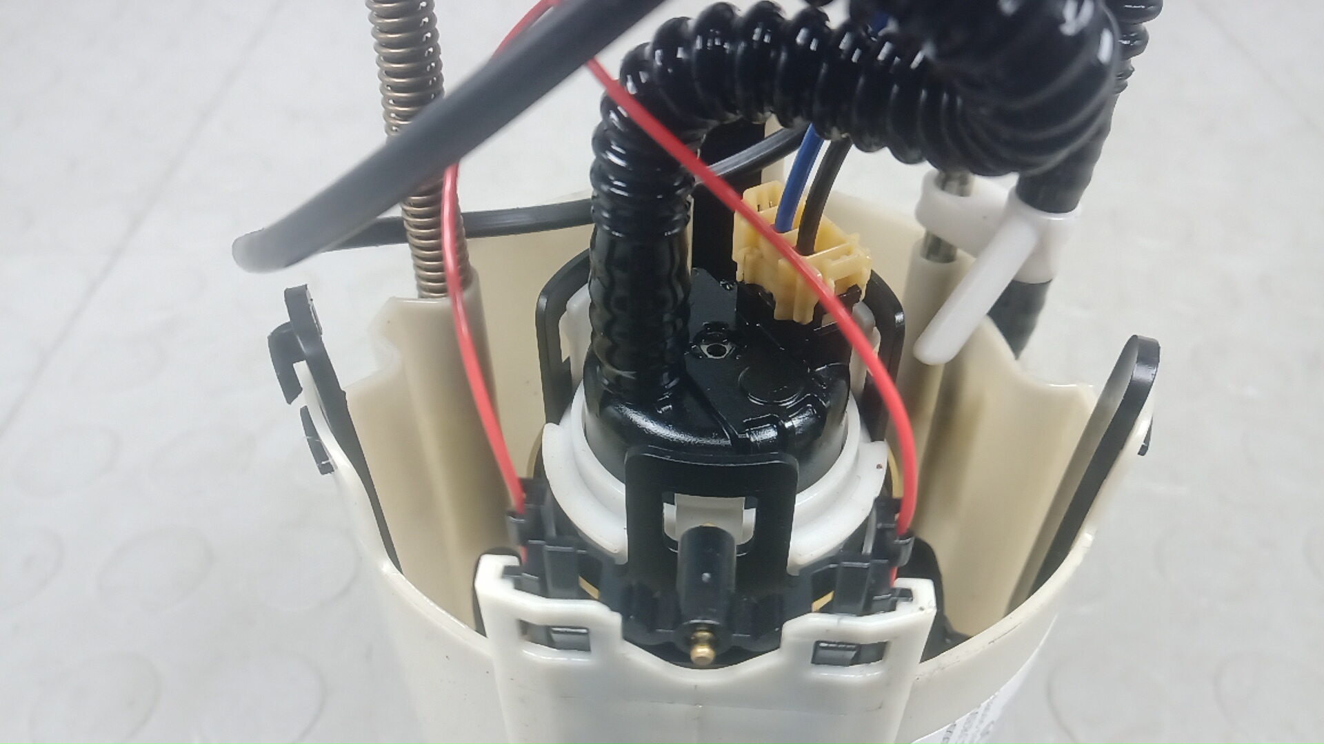 Насос топливный электрический