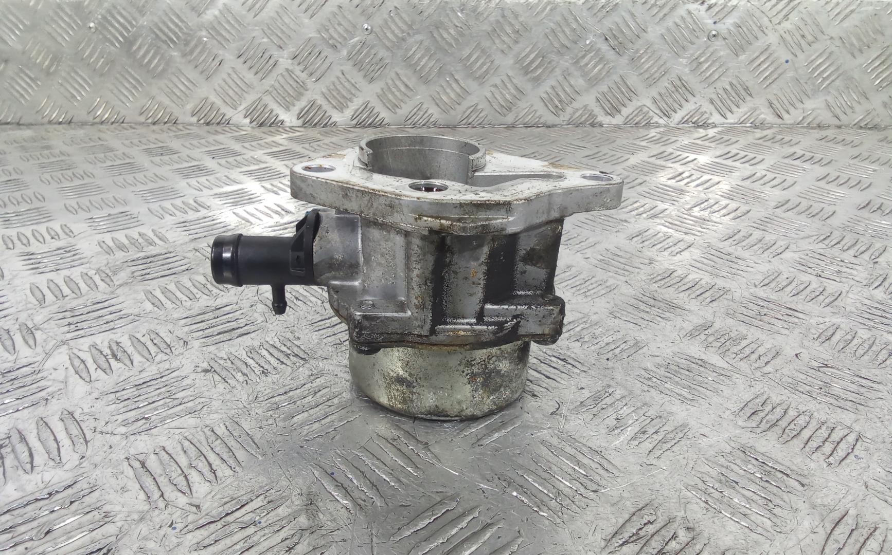 Насос вакуумный