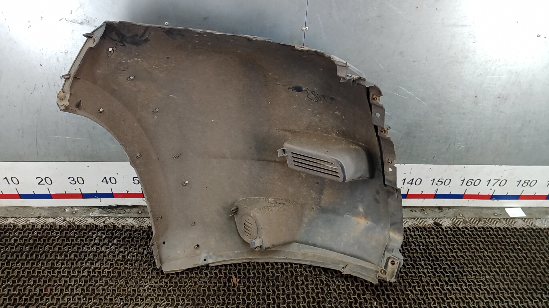 Накладка переднего бампера левая