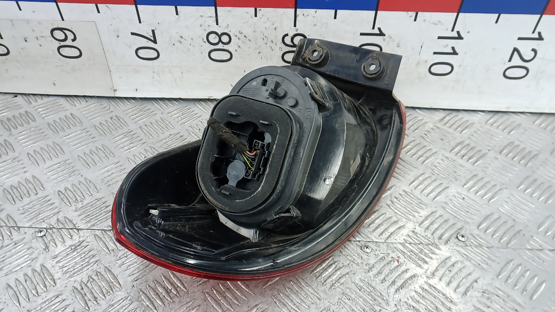 Фонарь задний правый