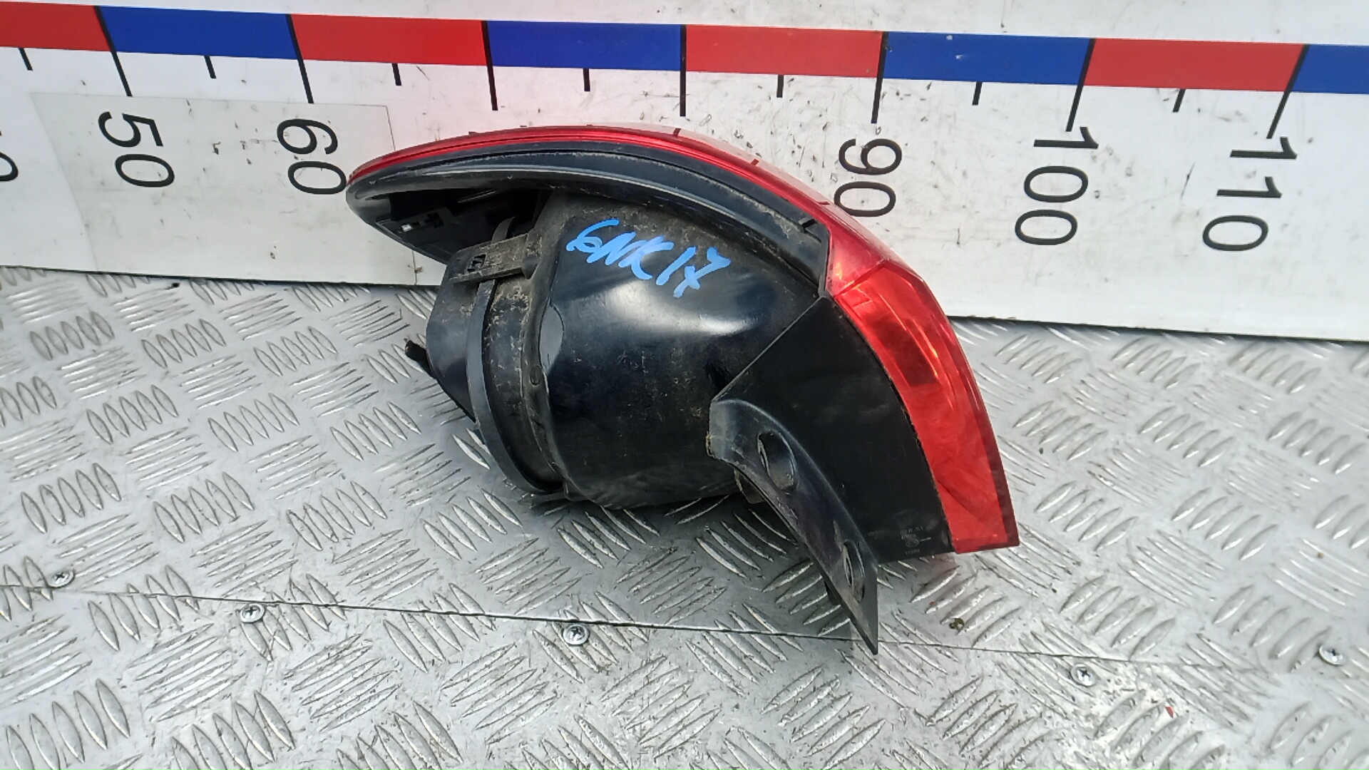 Фонарь задний правый