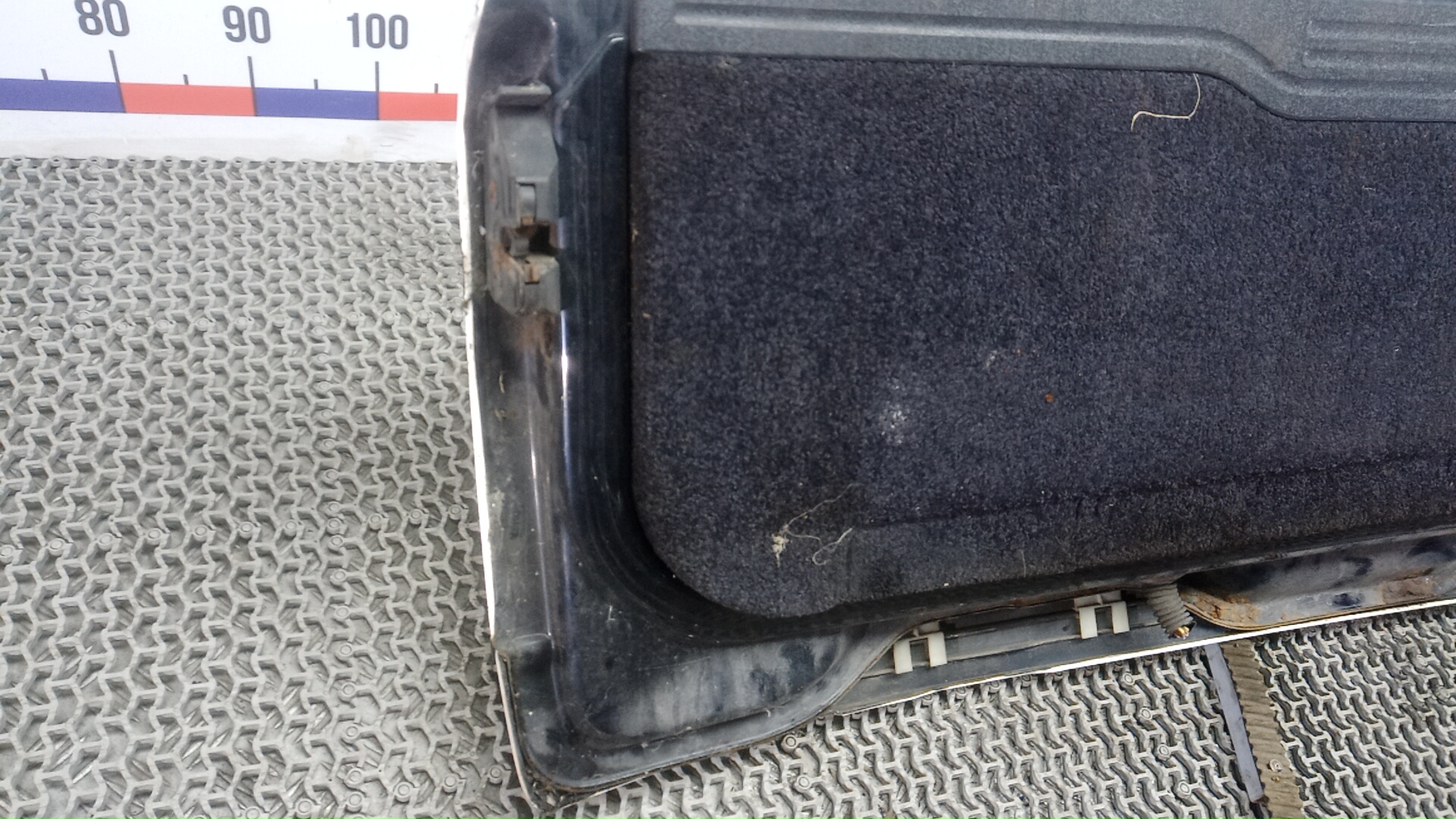 Дверь багажника нижняя (борт)