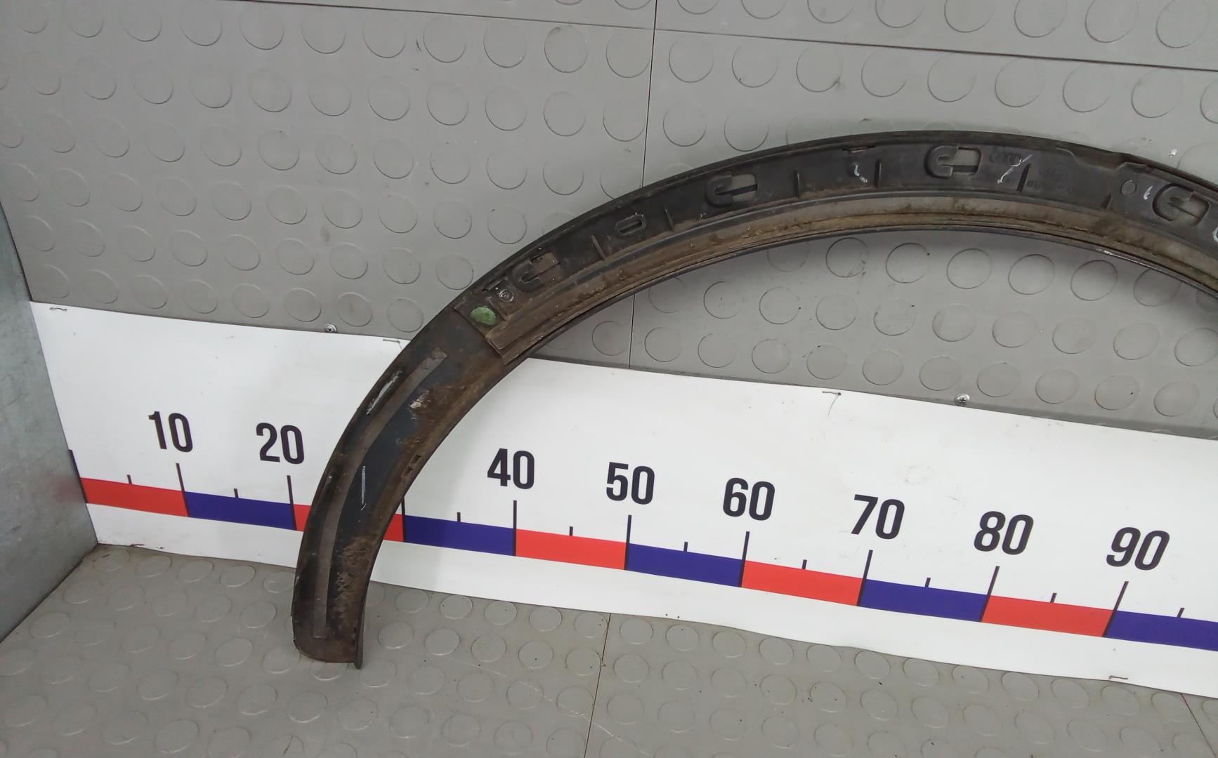 Накладка заднего крыла левого