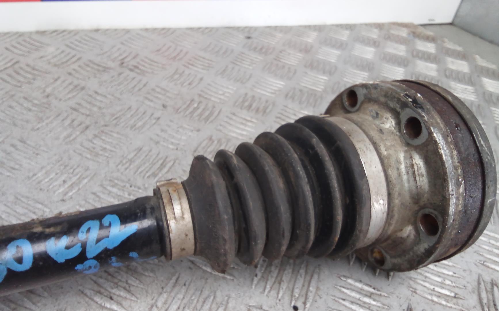 Полуось передняя левая