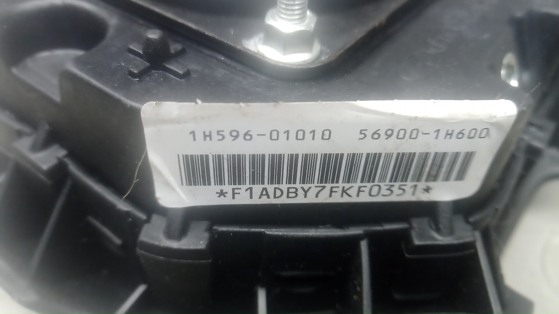 Подушка безопасности в рулевое колесо