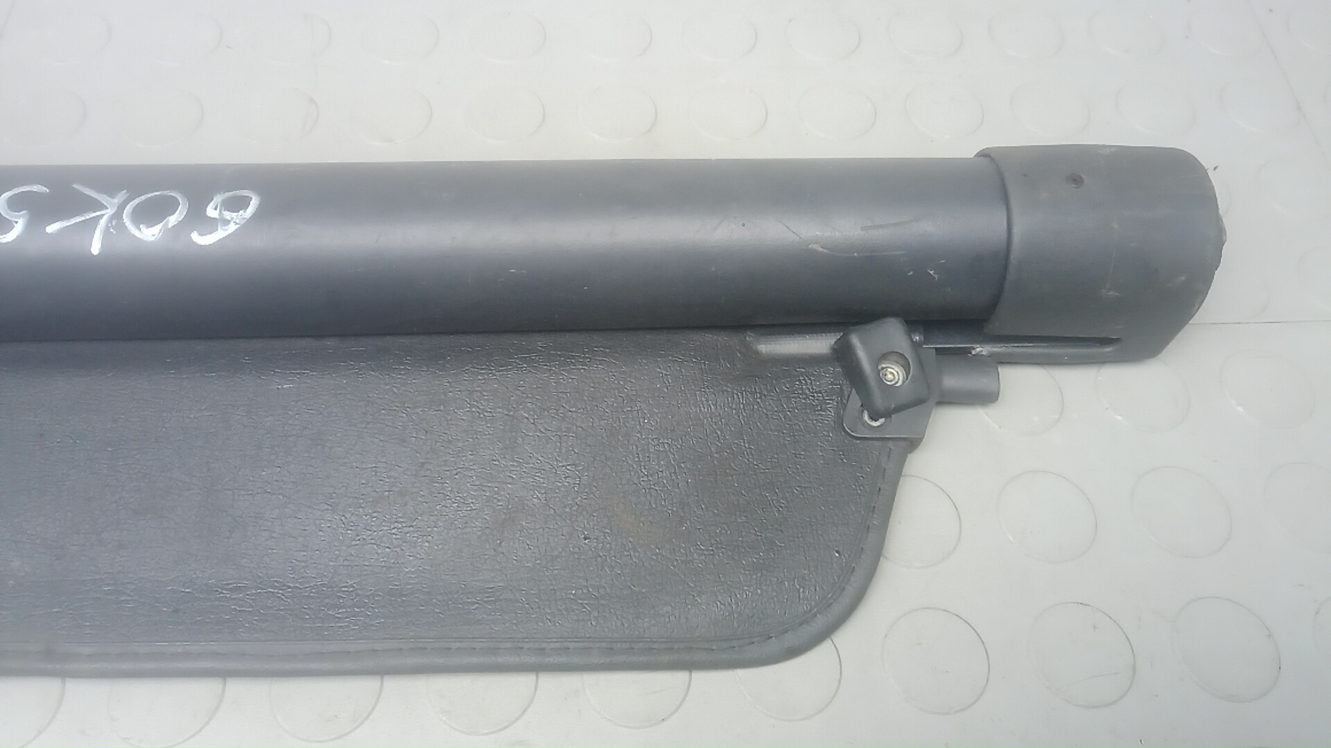 Шторка багажника