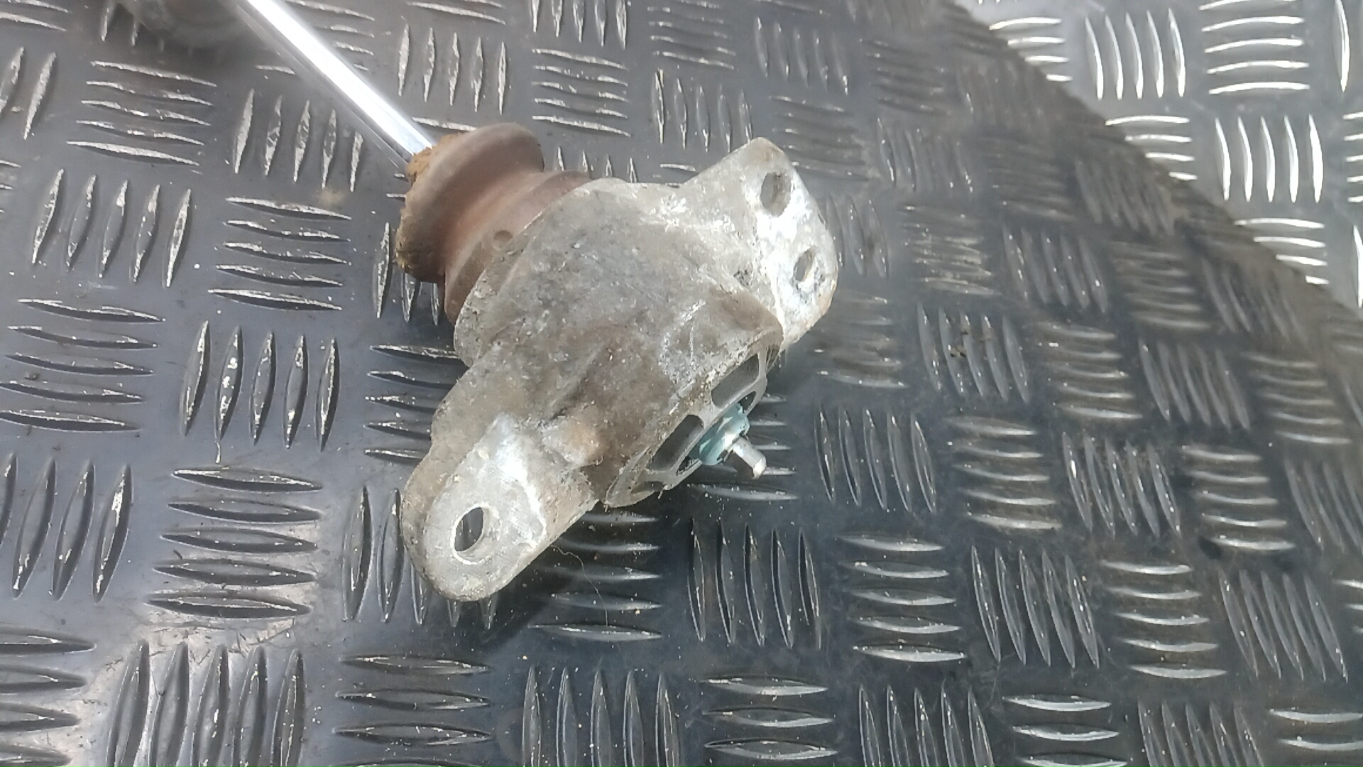 Амортизатор задний (стойка)