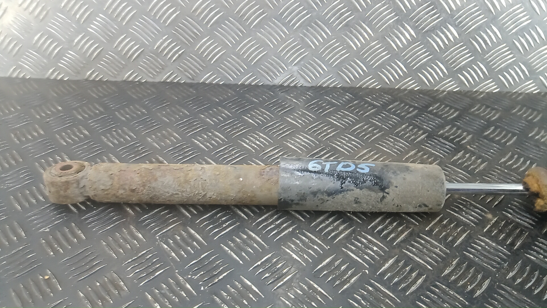 Амортизатор задний (стойка)