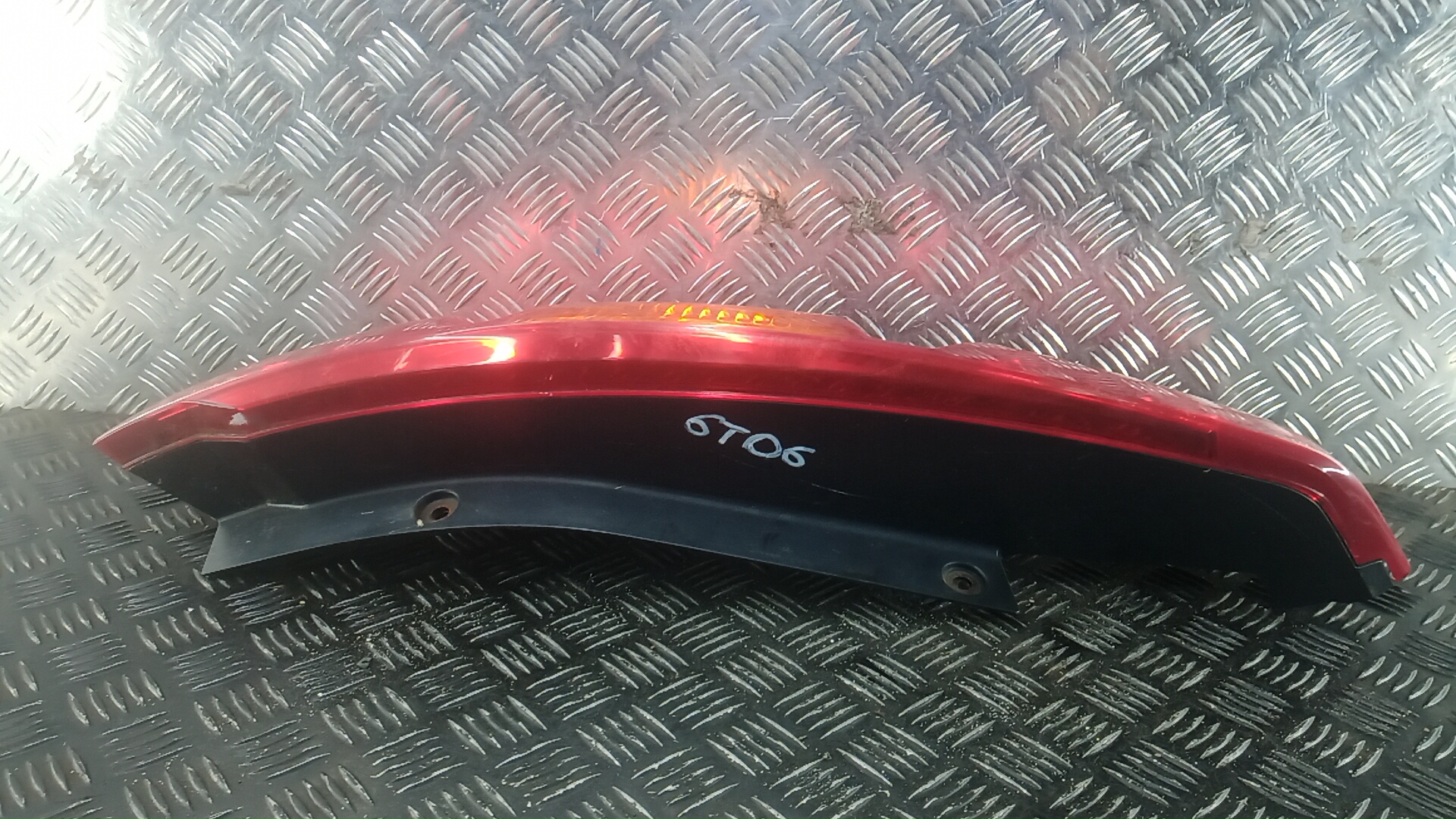 Фонарь задний левый