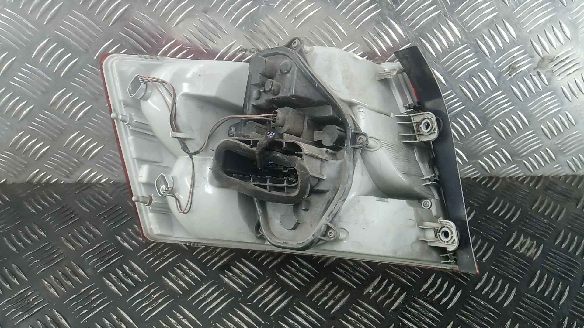 Фонарь задний правый