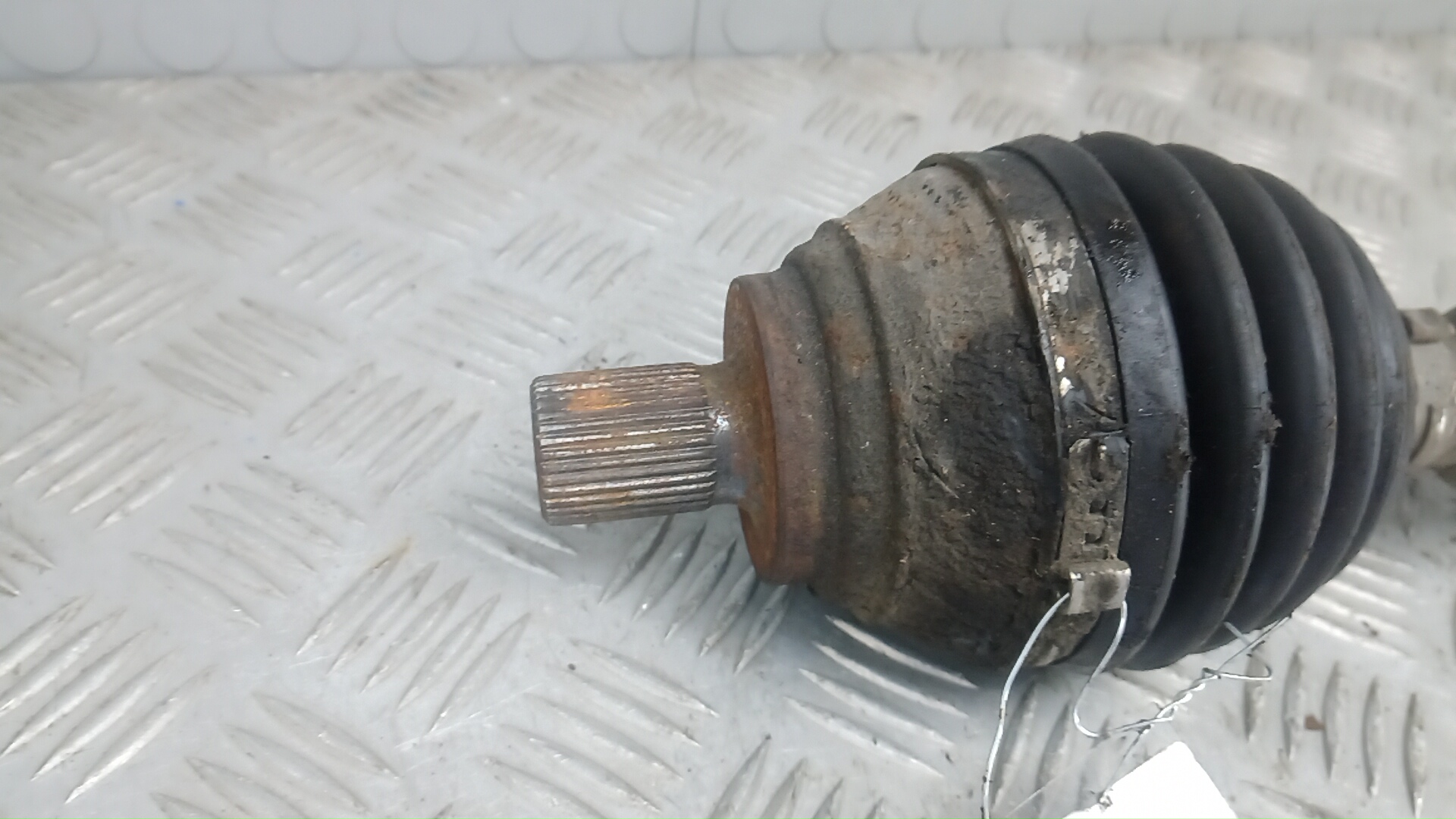 Полуось передняя правая