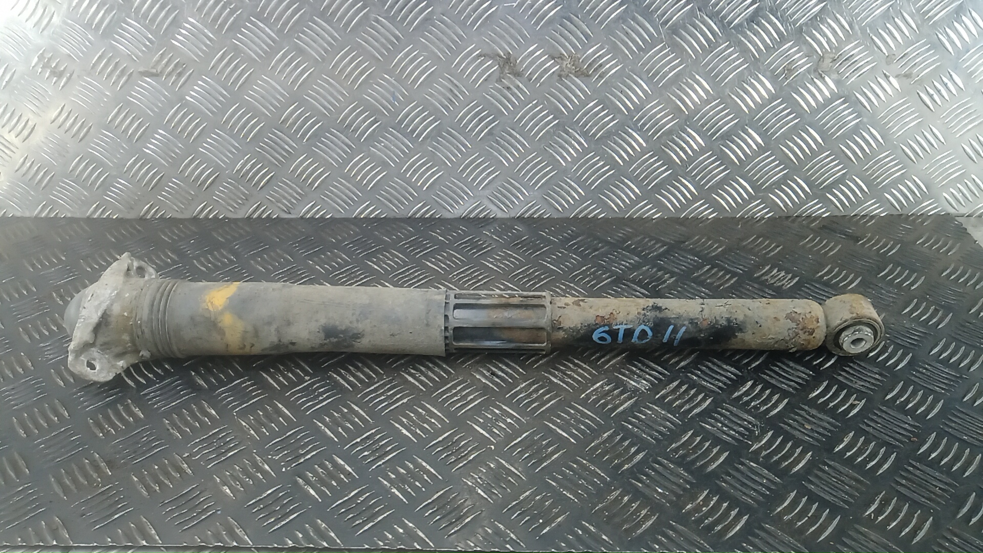 Амортизатор задний (стойка)