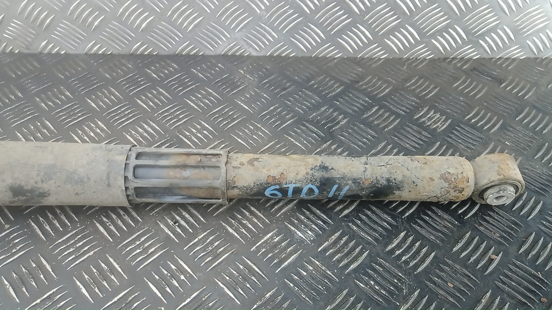 Амортизатор задний (стойка)