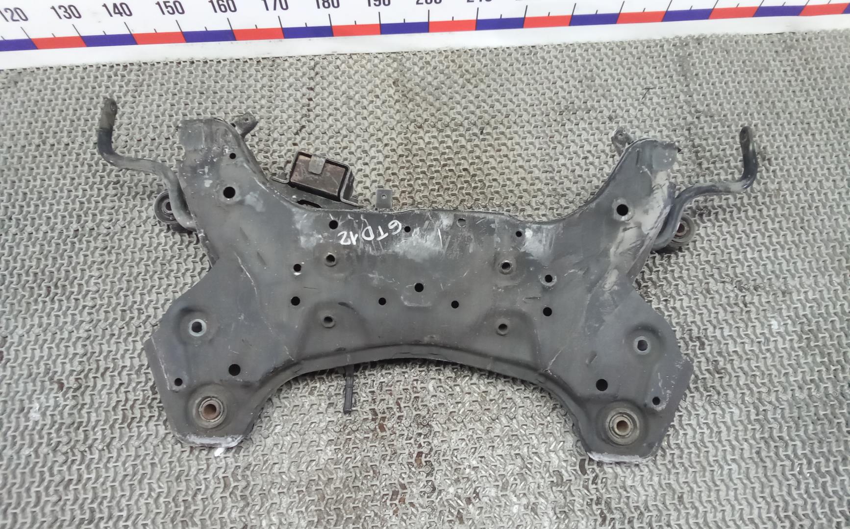 Балка передняя (крепление продольных тяг)