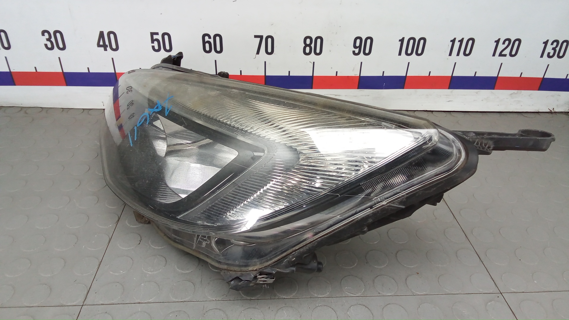 Фара левая