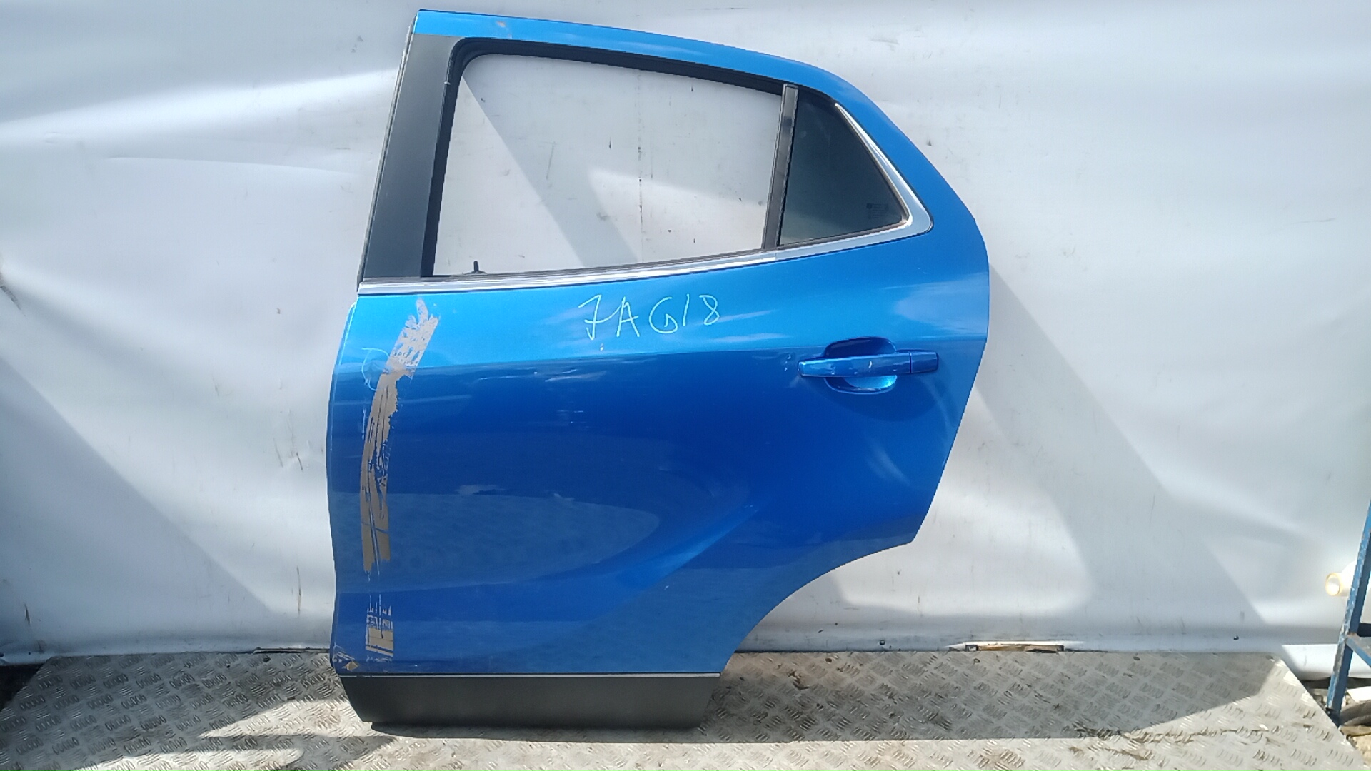 Дверь задняя левая